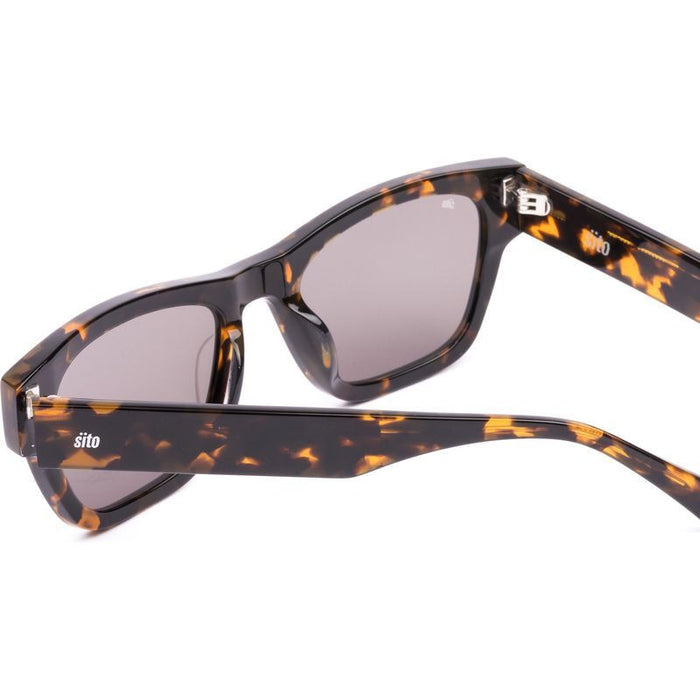 Boston, Ecru Tort/Grey Lenses