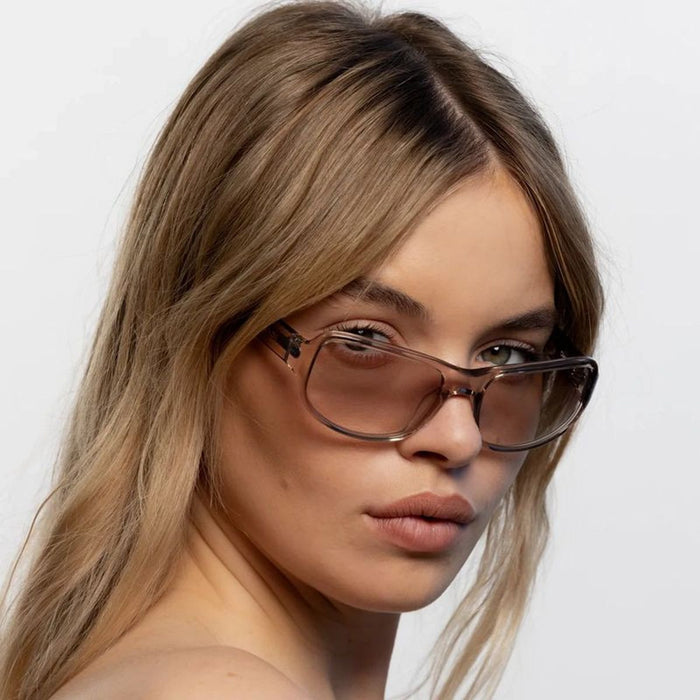 Cleo, Mink/Mink Lenses