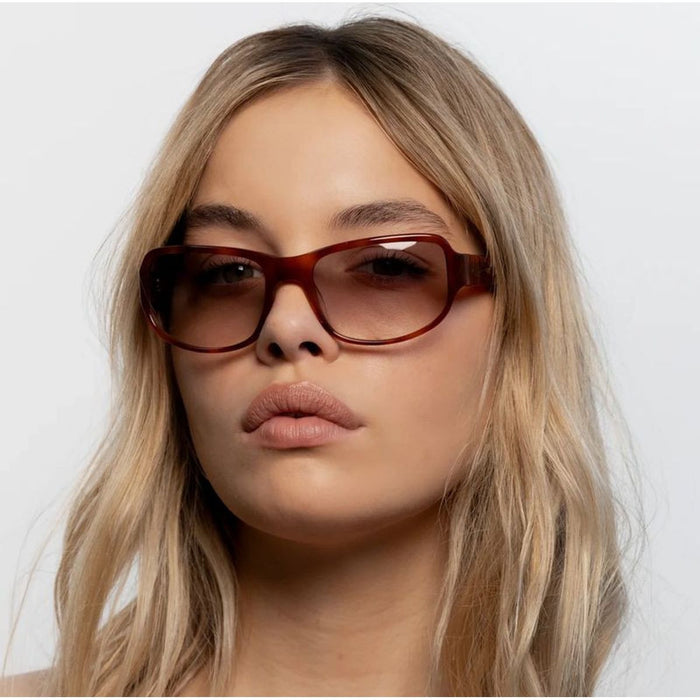 Cleo, Chestnut/Chestnut Lenses