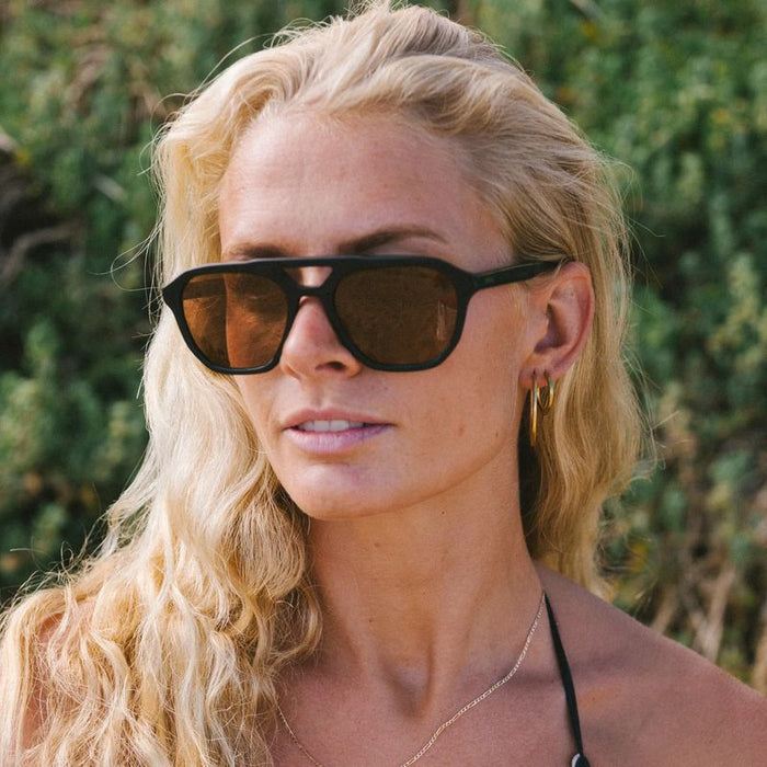 OTIS Desert Raven Eco Black Brown Polarised Lifestyle