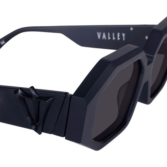 Genesis, Matte Black with Matte Black Metal/Black Lenses