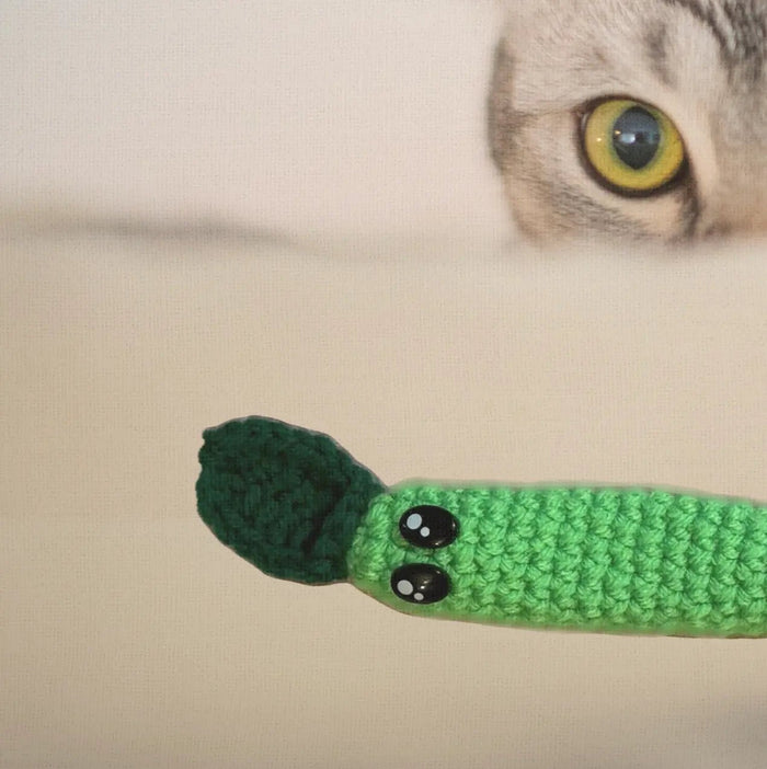 Handmade Catnip Toy | Leaf Stick Chunkle Puff Infused with Miracle Nip Botanicals - FloofChonk