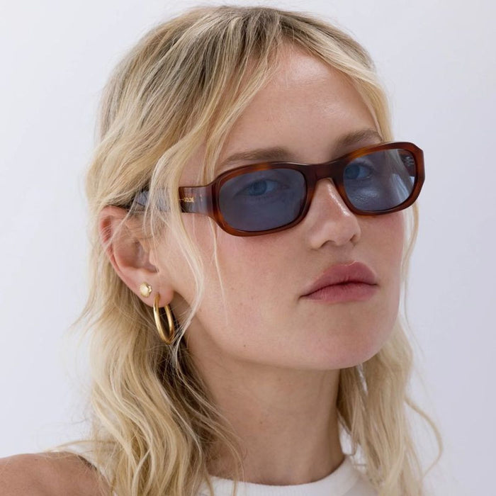 Jordyn, Chestnut/Blue Lenses