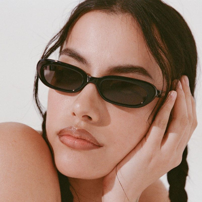 Lola, Black/Grey Lenses
