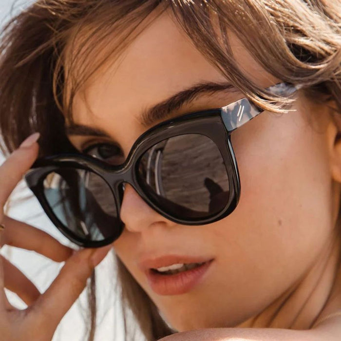 Luna, Shiny Black and Beige/Grey Polarised Lenses