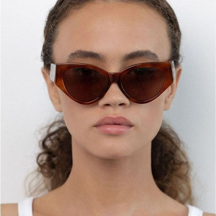 Milou, Chestnut/Brown Lenses