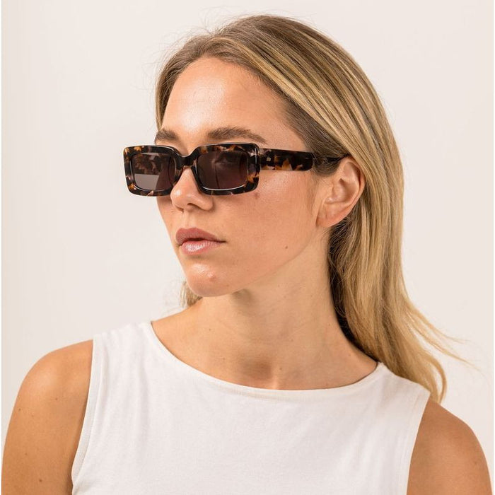 Odessa, Pebble Tort/Grey Lenses