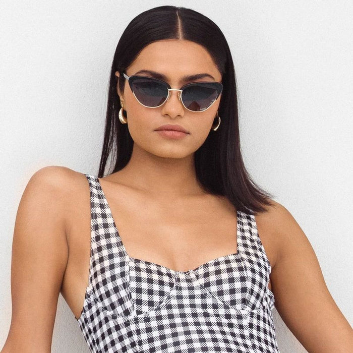 Peggy, Shiny Black/Grey Gradient Polarised Lenses