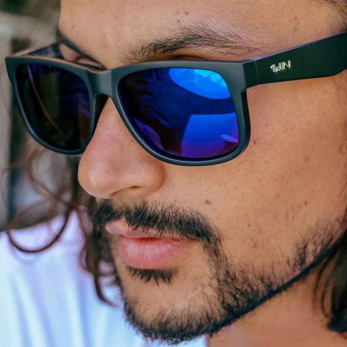 Riot, Matte Black First Mate/Blue Flash Mirror Polarised Lenses
