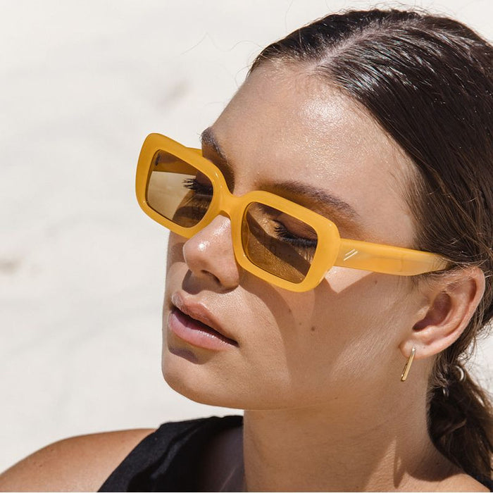 Sandy, Apricot/Light Yellow Polarised Lenses